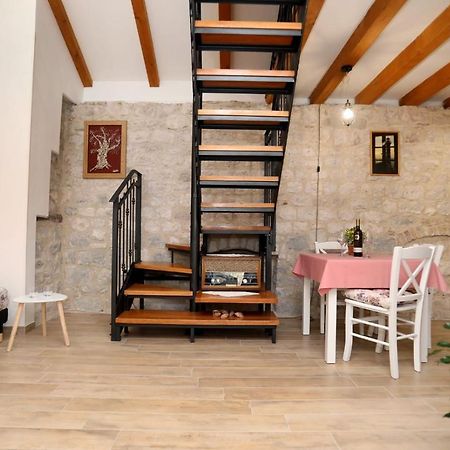 Studio apartman Mihaella Kaštela Esterno foto