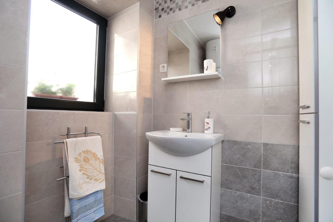 Studio apartman Mihaella Kaštela Esterno foto