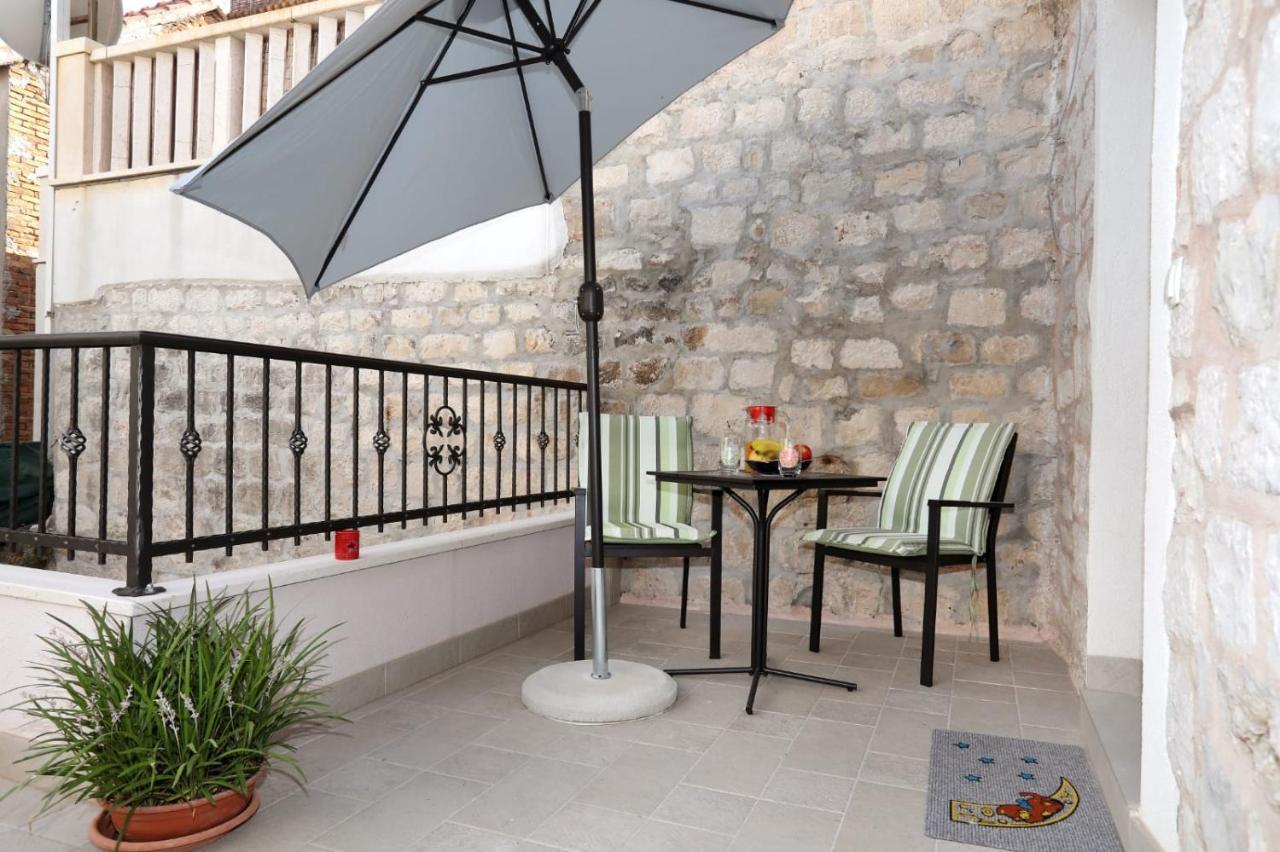 Studio apartman Mihaella Kaštela Esterno foto