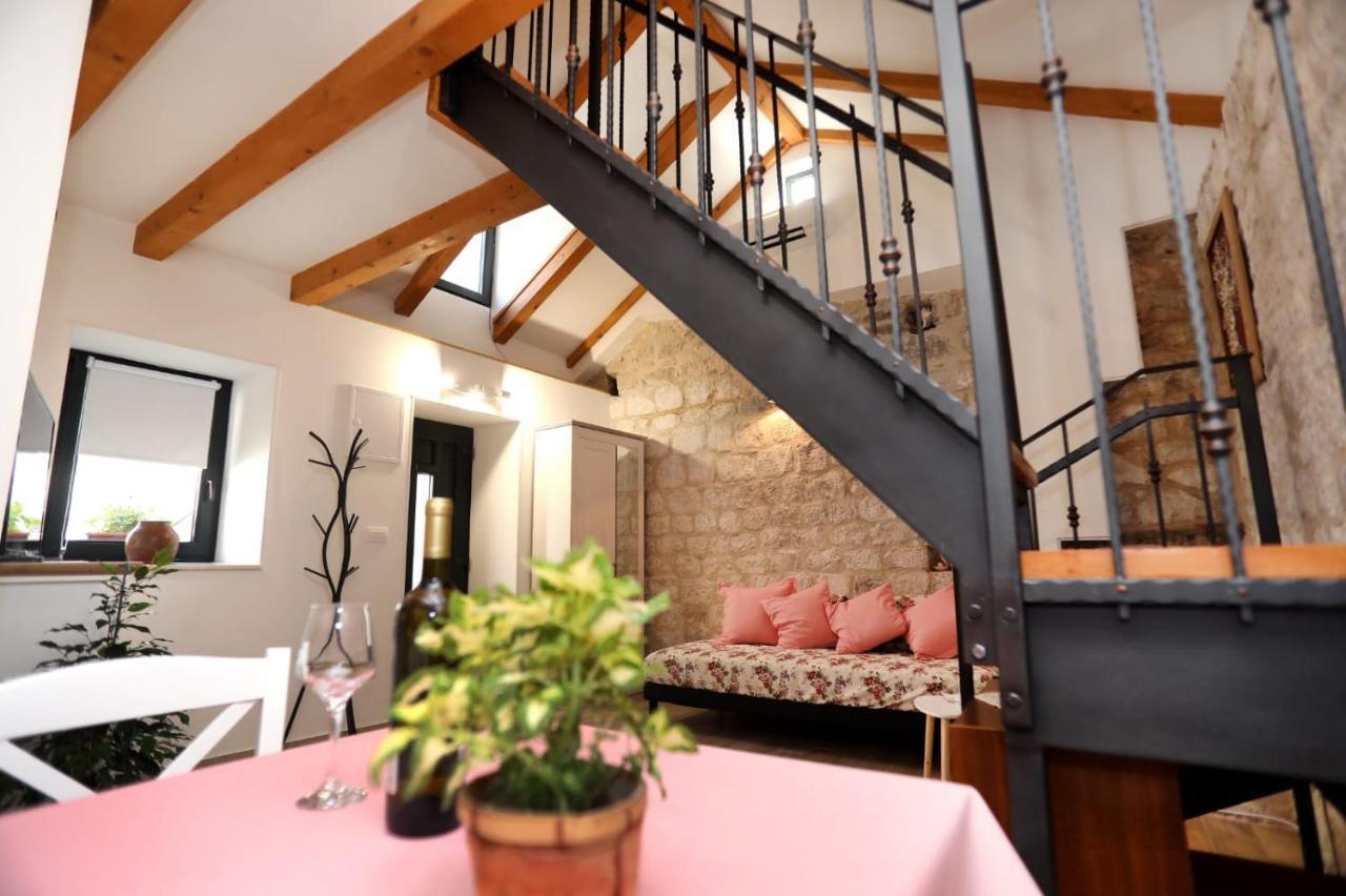 Studio apartman Mihaella Kaštela Esterno foto